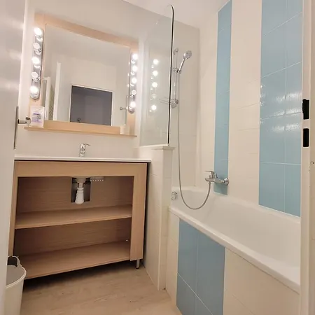 Cozy Studio With Balcony And Shared Pool * Saint-Raphael (Var)