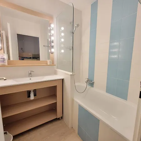 Cozy Studio With Balcony And Shared Pool Apartment
