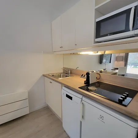 Apartment Cozy Studio With Balcony And Shared Pool *